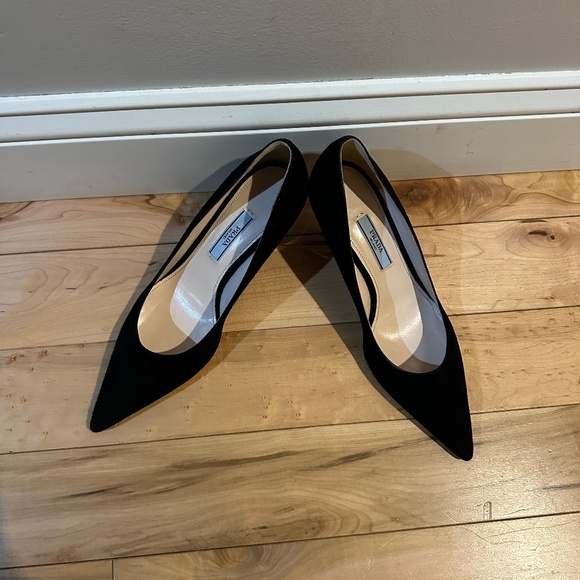 Rare find! Prada Black Suede kitten heel‎ - Picture 7 of 7